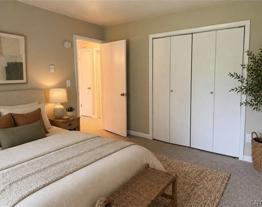 519 E Hoard Street - Photo Thumbnail 8