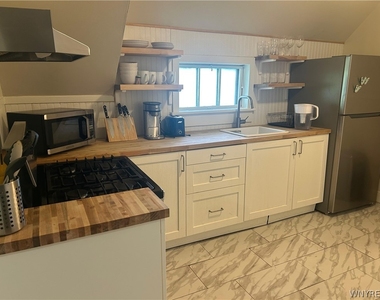 40 Lisbon Avenue - Photo Thumbnail 8