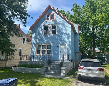 40 Lisbon Avenue - Photo Thumbnail 1
