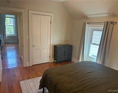 40 Lisbon Avenue - Photo Thumbnail 16