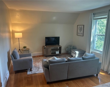 40 Lisbon Avenue - Photo Thumbnail 2