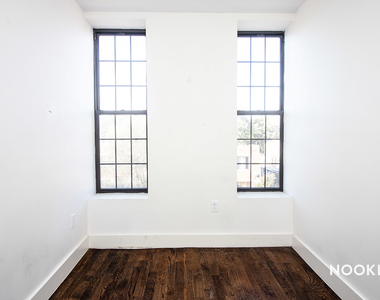 558 Kosciuszko Street - Photo Thumbnail 12