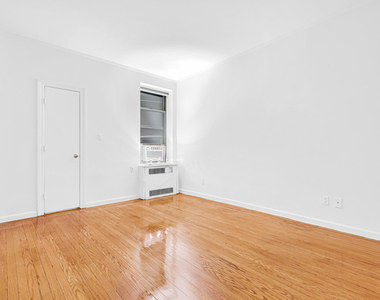 31st Street & Park Ave - Photo Thumbnail 1