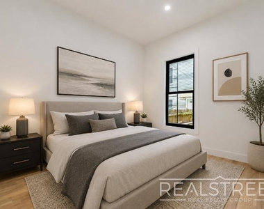 234 24th St - Photo Thumbnail 3