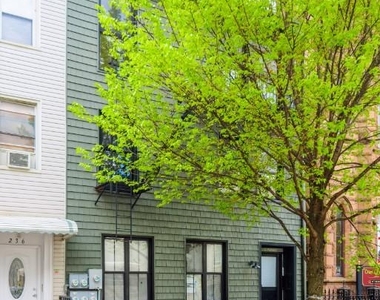 234 24th St - Photo Thumbnail 5
