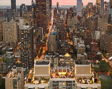 330 East 38th Street - Photo Thumbnail 4