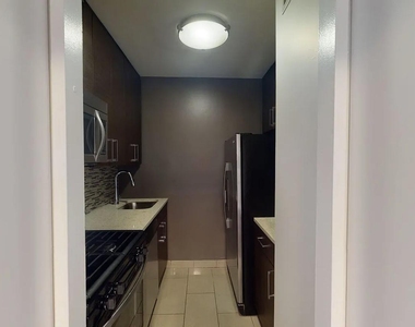330 East 38th Street - Photo Thumbnail 1
