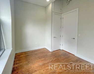 358 Palmetto Street - Photo Thumbnail 6