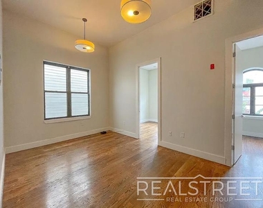 358 Palmetto Street - Photo Thumbnail 2