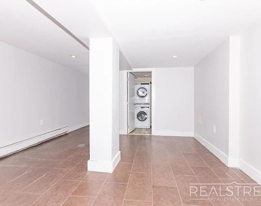 1044 Putnam Avenue - Photo Thumbnail 4
