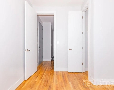 1044 Putnam Avenue - Photo Thumbnail 3