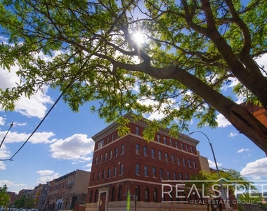 1044 Putnam Avenue - Photo Thumbnail 8
