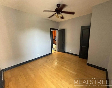 750 Onderdonk Avenue - Photo Thumbnail 6