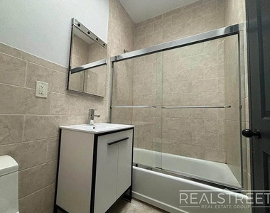 750 Onderdonk Avenue - Photo Thumbnail 7