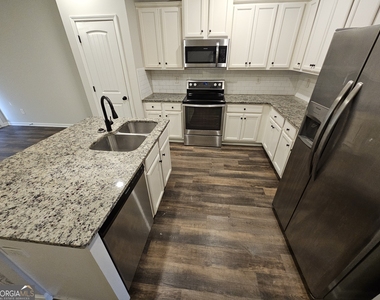 3004 Bayrose Circle - Photo Thumbnail 10