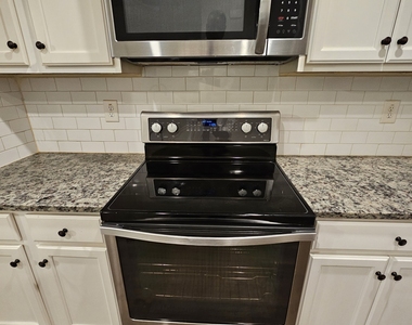 3004 Bayrose Circle - Photo Thumbnail 14