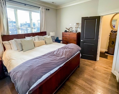 1241 W Oakdale Ave - Photo Thumbnail 6