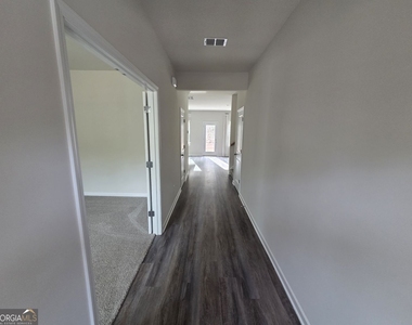 189 Water Oak Way - Photo Thumbnail 2
