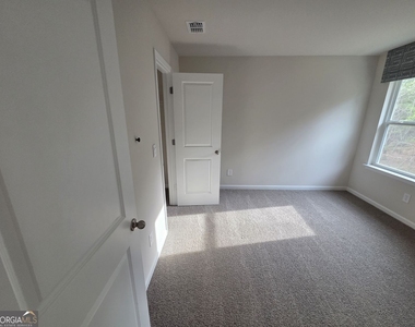 189 Water Oak Way - Photo Thumbnail 14