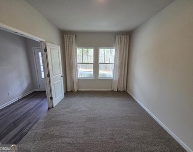 189 Water Oak Way - Photo Thumbnail 4