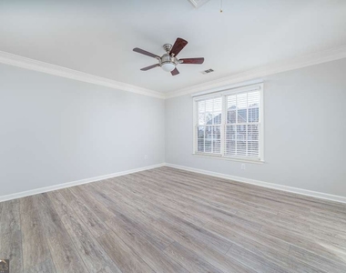 9445 Stoney Ridge Lane - Photo Thumbnail 22