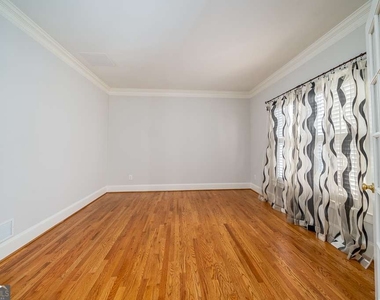 9445 Stoney Ridge Lane - Photo Thumbnail 10