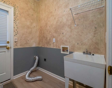 9445 Stoney Ridge Lane - Photo Thumbnail 49