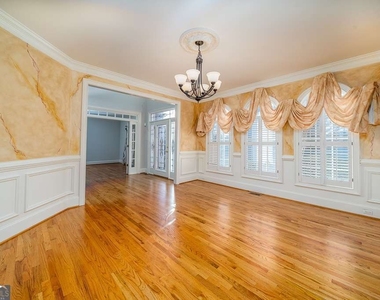 9445 Stoney Ridge Lane - Photo Thumbnail 8