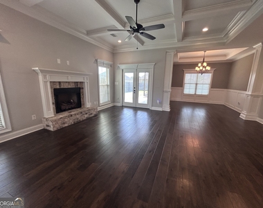 221 Caleb Way - Photo Thumbnail 5