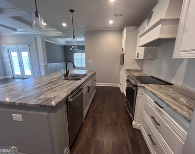 221 Caleb Way - Photo Thumbnail 21