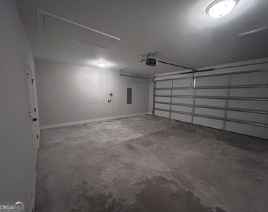 221 Caleb Way - Photo Thumbnail 18