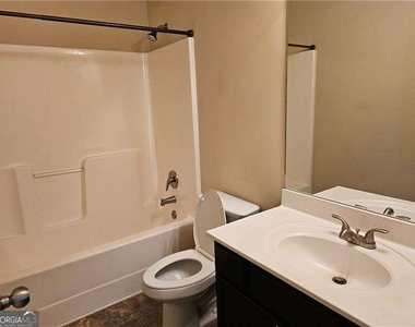 5043 Glencliff Drive - Photo Thumbnail 23