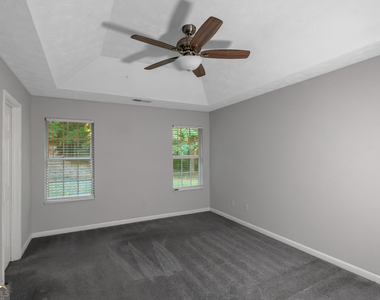 585 Mountainview Drive - Photo Thumbnail 14