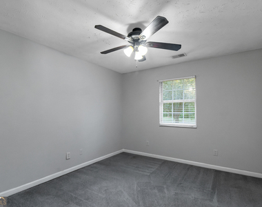 585 Mountainview Drive - Photo Thumbnail 23