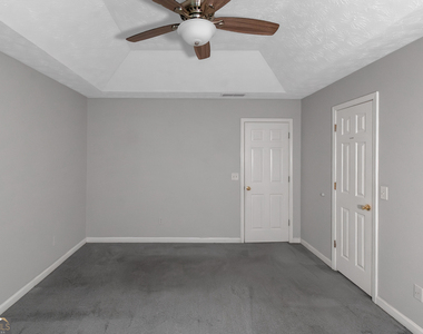 585 Mountainview Drive - Photo Thumbnail 24