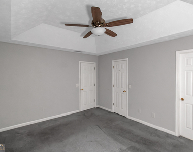 585 Mountainview Drive - Photo Thumbnail 13