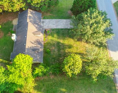 585 Mountainview Drive - Photo Thumbnail 27