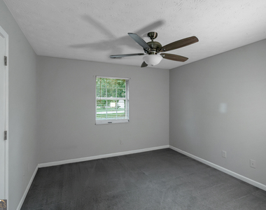 585 Mountainview Drive - Photo Thumbnail 22