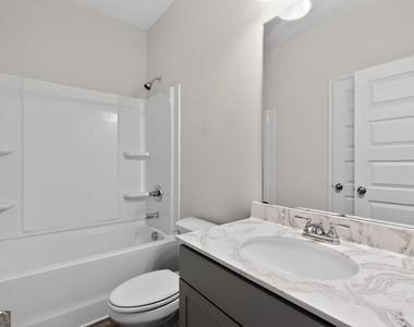 185 Madison Bend - Photo Thumbnail 12