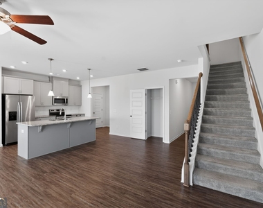185 Madison Bend - Photo Thumbnail 2