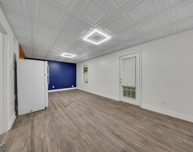 635 Anderson Walk - Photo Thumbnail 26