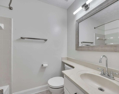 635 Anderson Walk - Photo Thumbnail 19