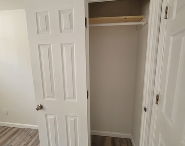 31-13 28th Road - Photo Thumbnail 12