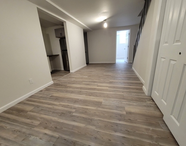 31-13 28th Road - Photo Thumbnail 7