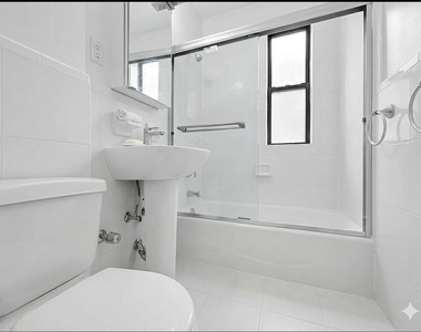 East 51st Street - Photo Thumbnail 2