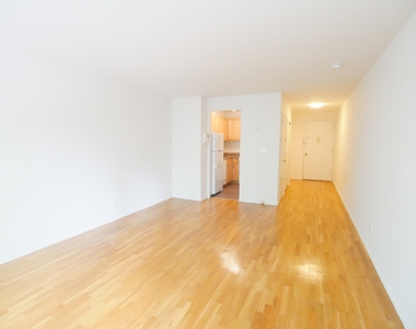423 East 90th Street - Photo Thumbnail 2