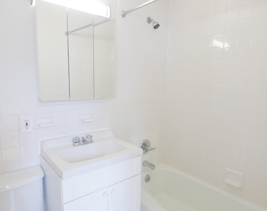 151 Lexington Avenue - Photo Thumbnail 4