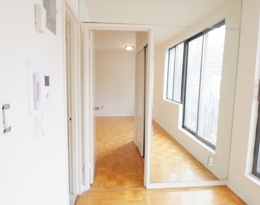 151 Lexington Avenue - Photo Thumbnail 3