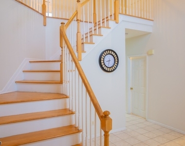 4 Lewis Hollow Rd - Photo Thumbnail 9