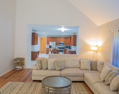 4 Lewis Hollow Rd - Photo Thumbnail 4